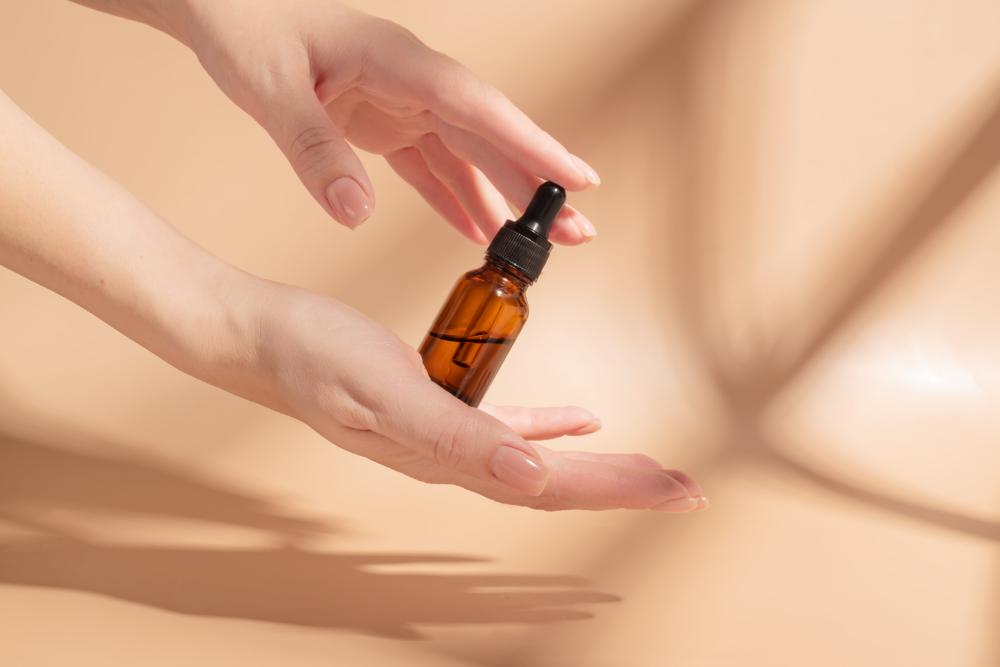DIY Face Oil For Every Skin Type: The Best Essential And Carrier Oils To Blend