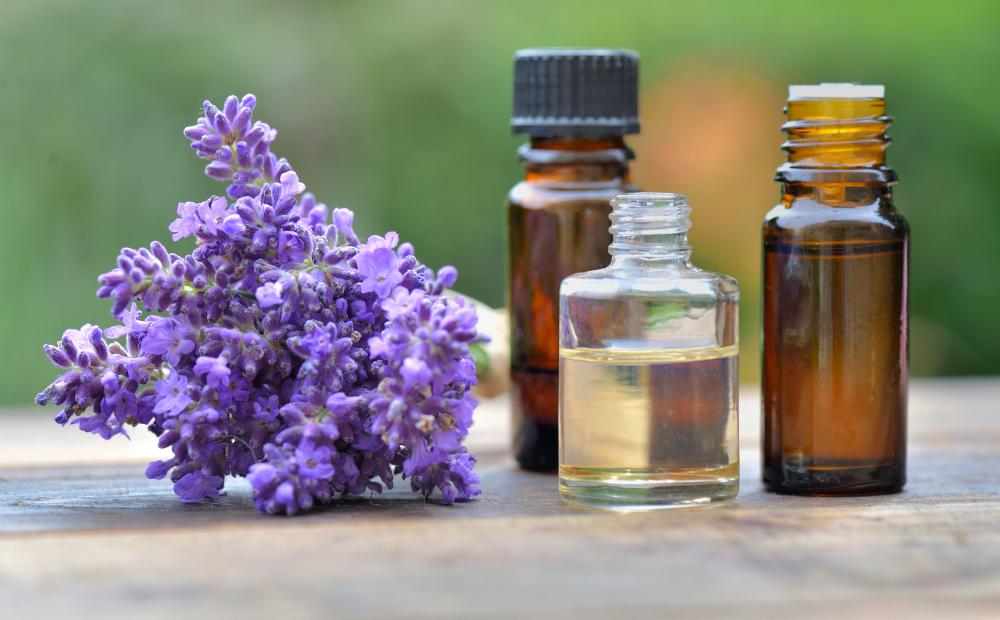 Lavender Oil For Migraine Pain: How To Use It Effectively