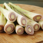 <strong>Lemon Vs. Lemongrass Essential Oil: What's The Difference?</strong>