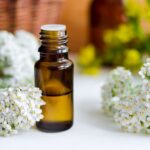 <strong>What Does Yarrow Oil Do For Your Skin?</strong>